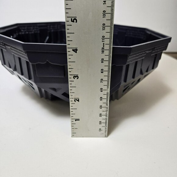 KITCHEN AID Tudor Cathedral Church House Bundt Cake Pan Mold Cast Aluminum - Picture 7 of 8